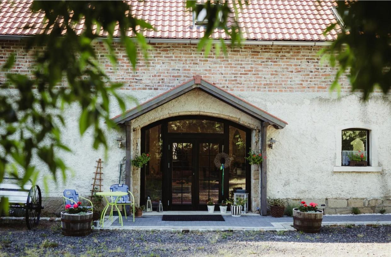 Lawendowa Stajnia Bed & Breakfast Lwowek Slaski Eksteriør bilde