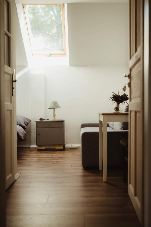 Lawendowa Stajnia Bed & Breakfast Lwowek Slaski Eksteriør bilde