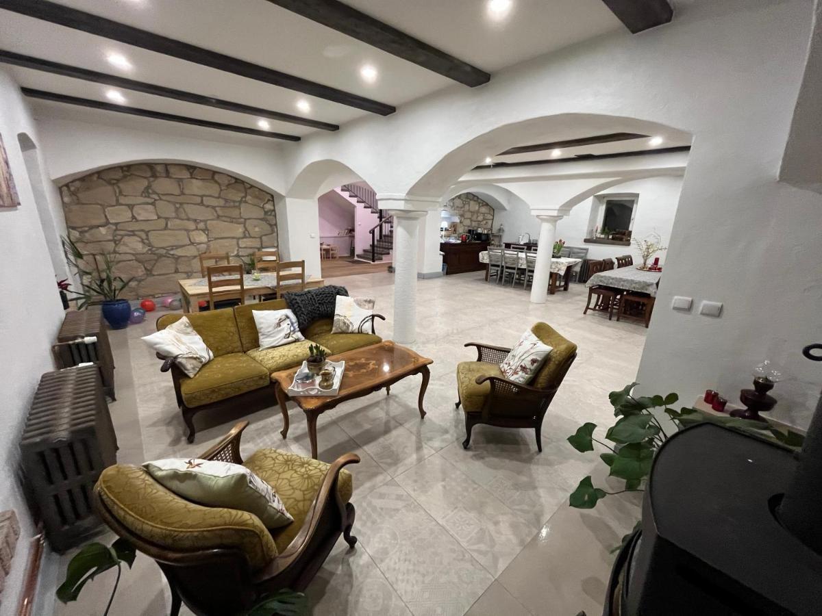 Lawendowa Stajnia Bed & Breakfast Lwowek Slaski Eksteriør bilde
